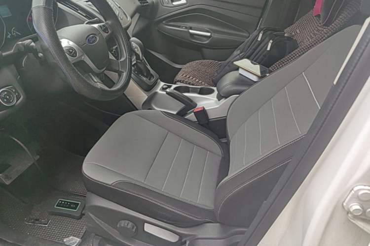 Used Ford Kuga 2015 1.5L GTDi Two-Wheel-Drive Comfort Model Left Front Seat