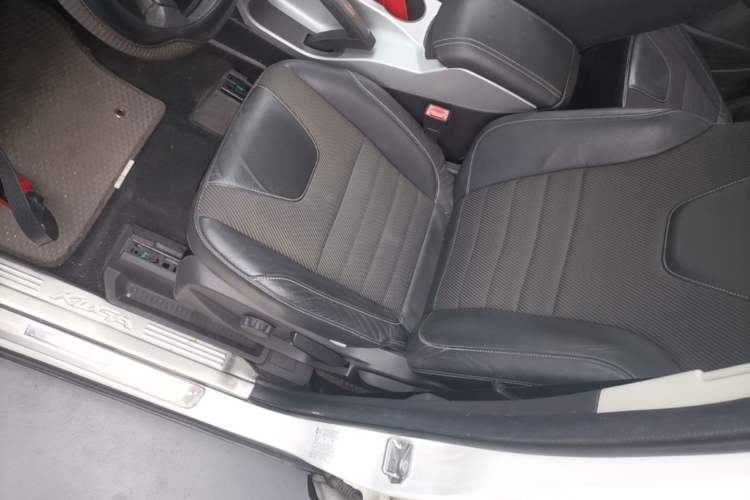 Used Ford Kuga 2015 1.5L GTDi Two-Wheel Drive Fashion Edition Left Front Seat