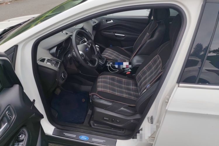 Used Ford Kuga 2015 2.0L GTDi Four-Wheel-Drive Sport Model Left Front Seat