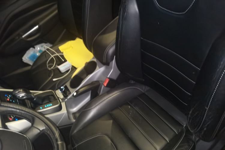 Used Ford Kuga 2015 1.5L GTDi Two-Wheel-Drive Comfort Model Left Front Seat