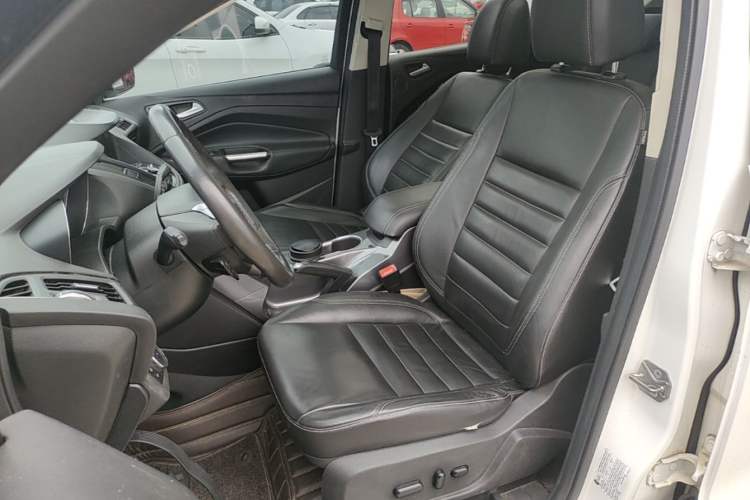 Used Ford Kuga 2015 2.0L GTDi Four-Wheel Drive Prestige Model Left Front Seat