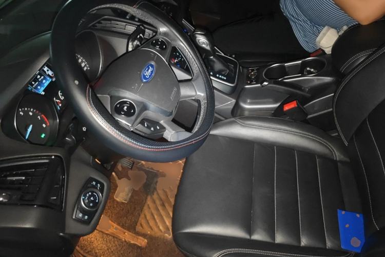 Used Ford Kuga 2015 2.0L GTDi Four-Wheel Drive Elite Model Left Front Seat