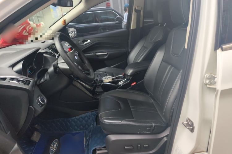 Used Ford Kuga 2015 2.0L GTDi Four-Wheel-Drive Sport Model Left Front Seat