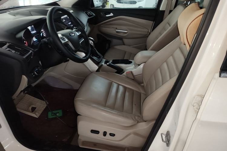 Used Ford Kuga 2015 2.0L GTDi Four-Wheel Drive Prestige Model Left Front Seat