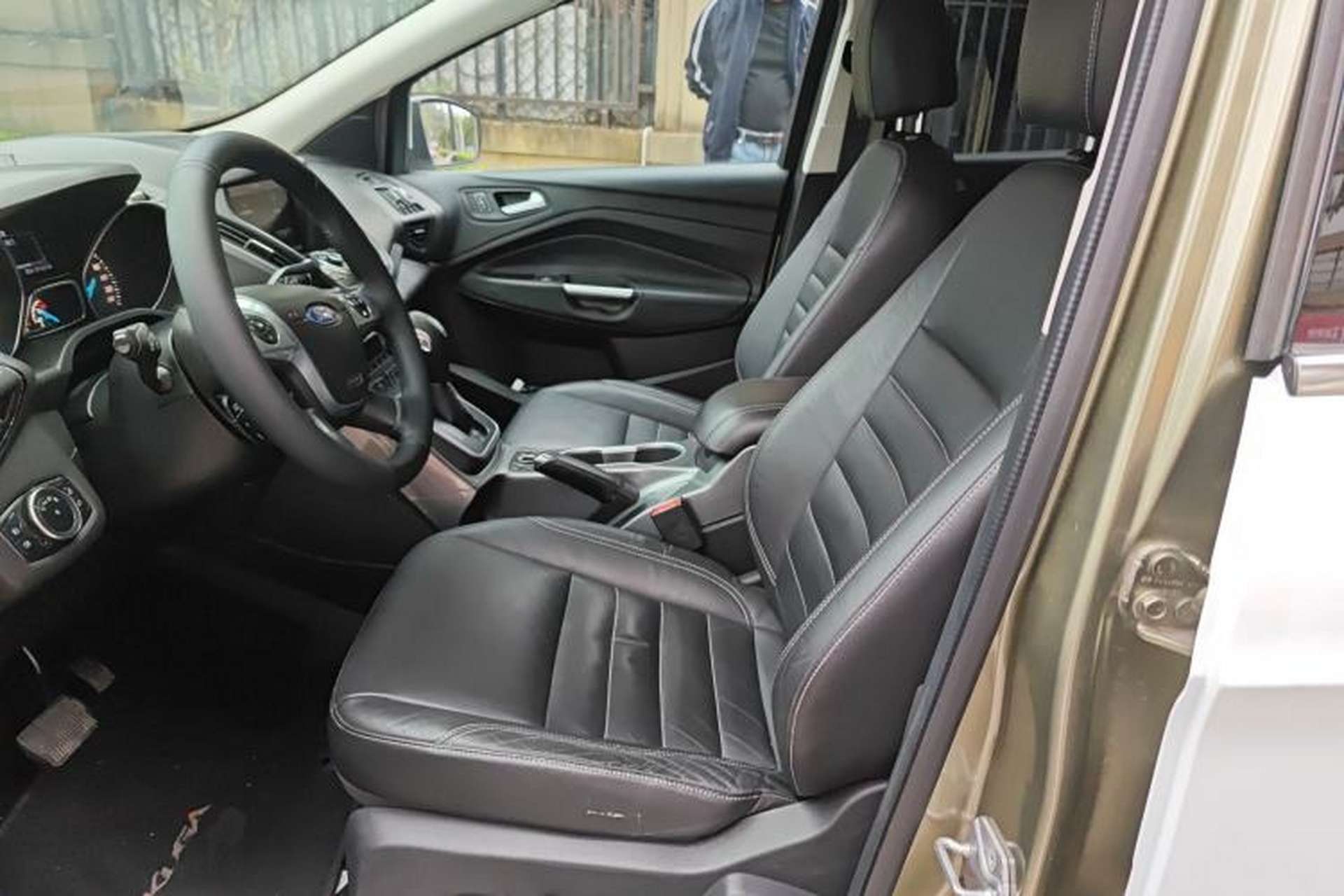 Used Ford Kuga 2015 2.0L GTDi Four-Wheel Drive Prestige Model Left Front Seat