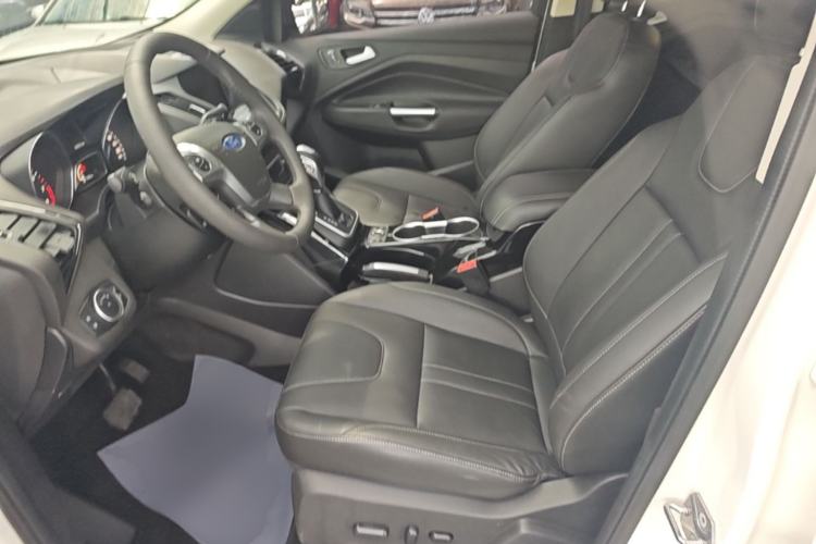 Used Ford Kuga 2015 2.0L GTDi Four-Wheel-Drive Sport Model Left Front Seat