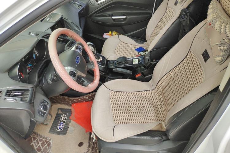 Used Ford Kuga 2015 2.0L GTDi Four-Wheel-Drive Sport Model Left Front Seat
