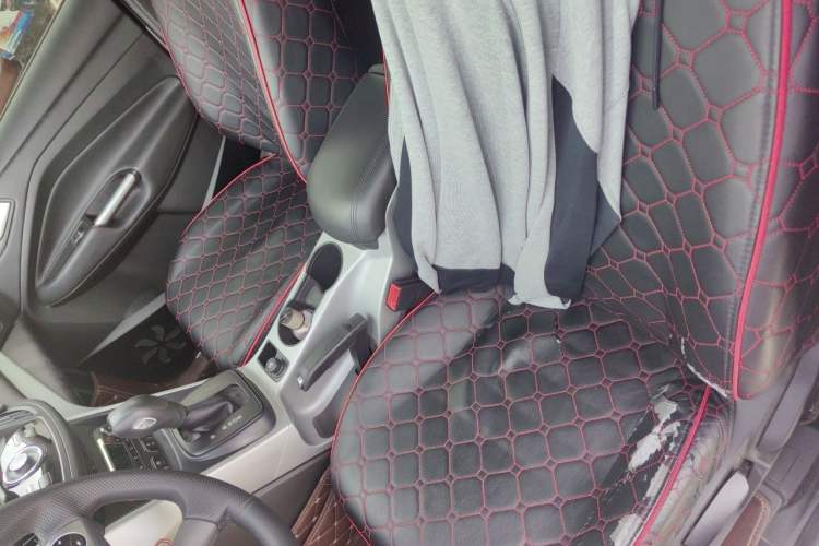 Used Ford Kuga 2015 1.5L GTDi Two-Wheel-Drive Comfort Model Left Front Seat