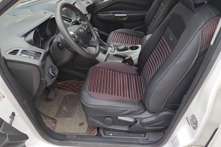 Used Ford Kuga 2015 1.5L GTDi Two-Wheel-Drive Comfort Model Left Front Seat