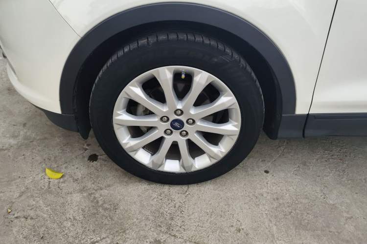 Used Ford Kuga 2015 1.5L GTDi Two-Wheel Drive Fashion Edition Left Front Wheel Hub