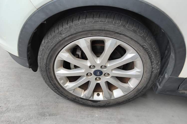Used Ford Kuga 2015 1.5L GTDi Two-Wheel Drive Fashion Edition Left Front Wheel Hub