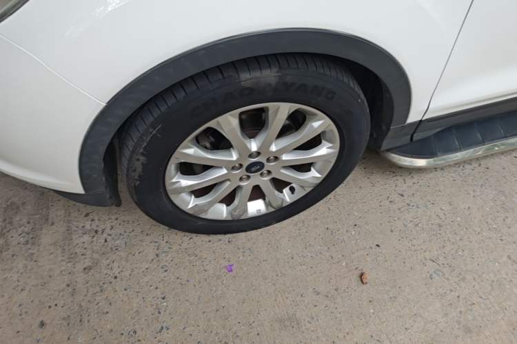 Used Ford Kuga 2015 1.5L GTDi Two-Wheel-Drive Comfort Model Left Front Wheel Hub