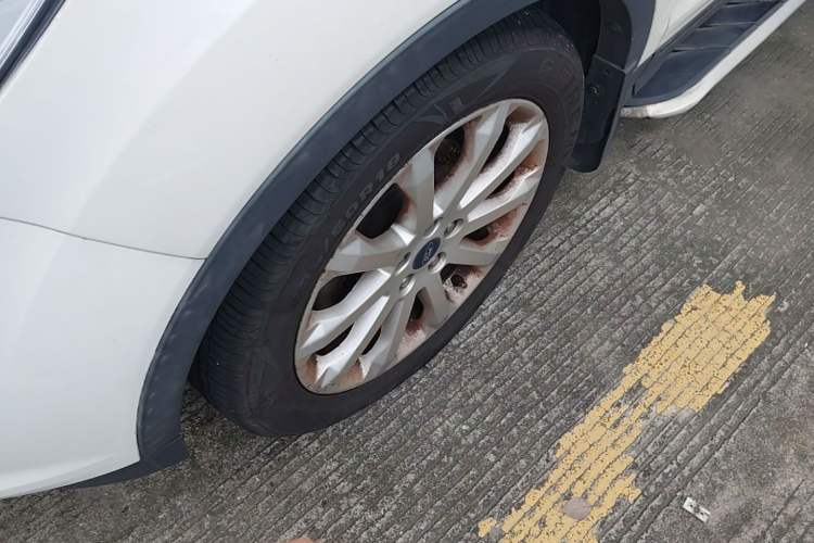 Used Ford Kuga 2015 1.5L GTDi Two-Wheel Drive Fashion Edition Left Front Wheel Hub