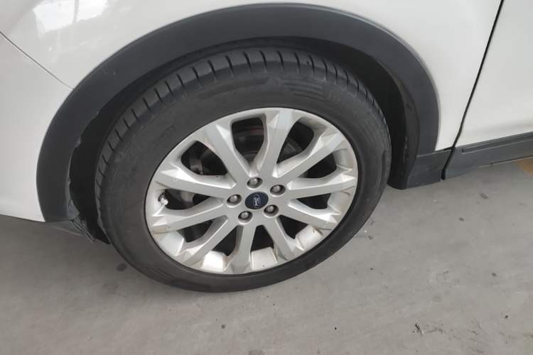 Used Ford Kuga 2015 1.5L GTDi Two-Wheel Drive Fashion Edition Left Front Wheel Hub