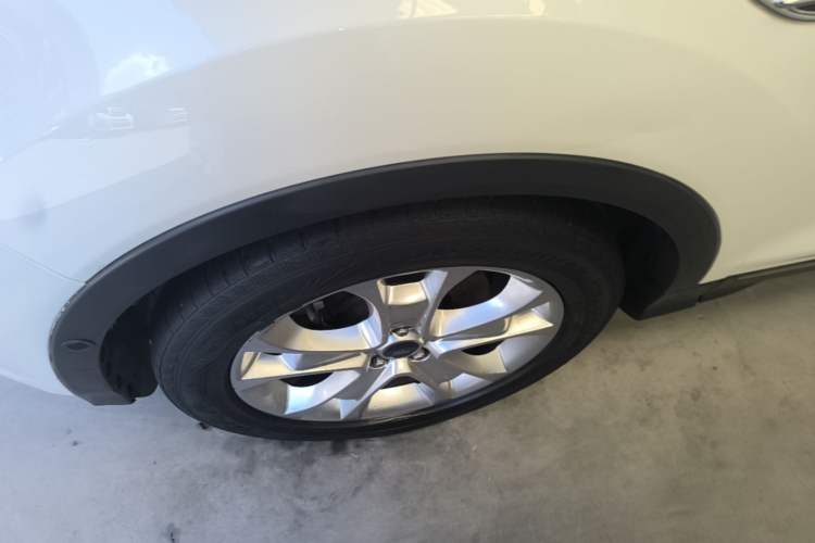 Used Ford Kuga 2015 2.0L GTDi Four-Wheel-Drive Sport Model Left Front Wheel Hub