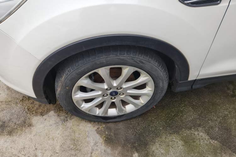 Used Ford Kuga 2015 1.5L GTDi Two-Wheel Drive Fashion Edition Left Front Wheel Hub