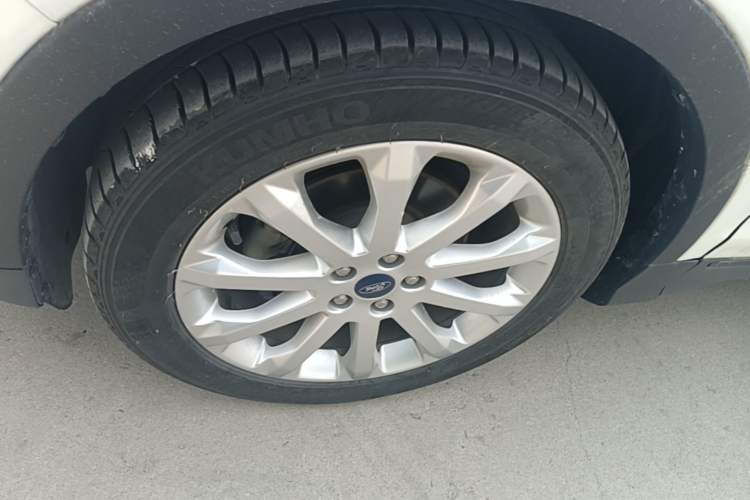 Used Ford Kuga 2015 1.5L GTDi Two-Wheel Drive Fashion Edition Left Front Wheel Hub