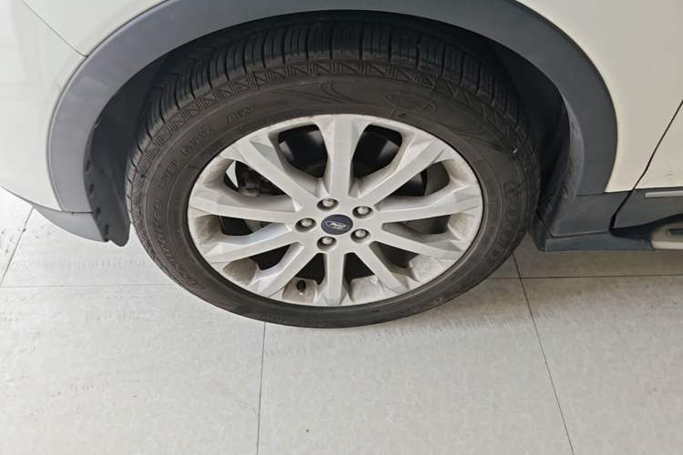 Used Ford Kuga 2015 1.5L GTDi Four-Wheel-Drive Elite Model Left Front Wheel Hub