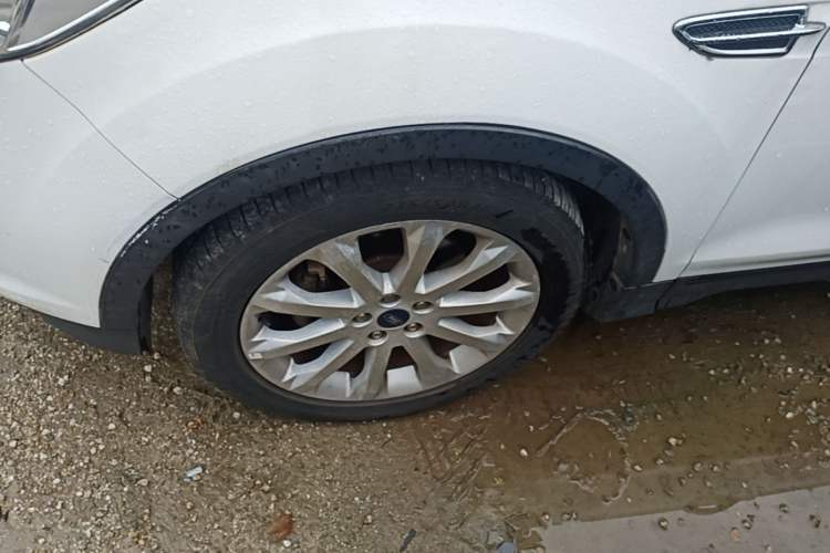 Used Ford Kuga 2015 1.5L GTDi Two-Wheel-Drive Comfort Model Left Front Wheel Hub