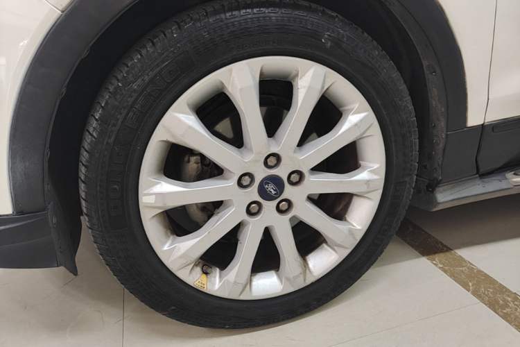 Used Ford Kuga 2015 1.5L GTDi Two-Wheel-Drive Comfort Model Left Front Wheel Hub