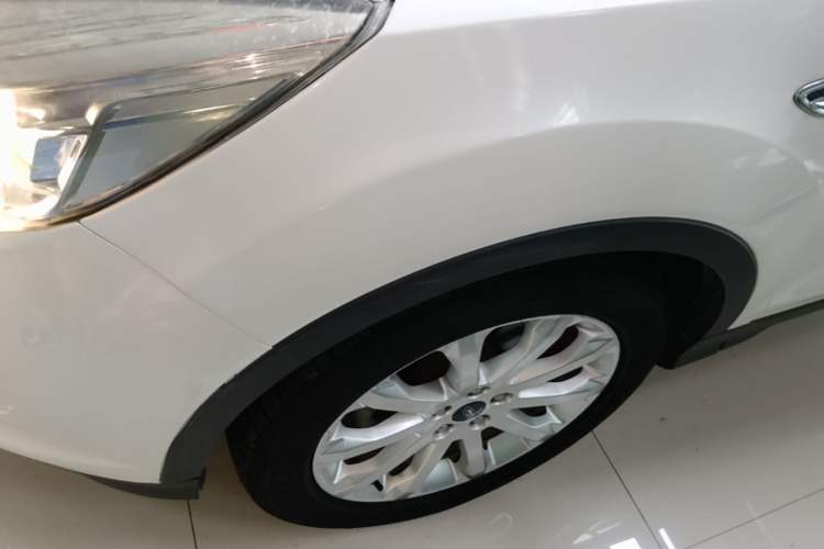Used Ford Kuga 2015 1.5L GTDi Two-Wheel-Drive Comfort Model Left Front Wheel Hub