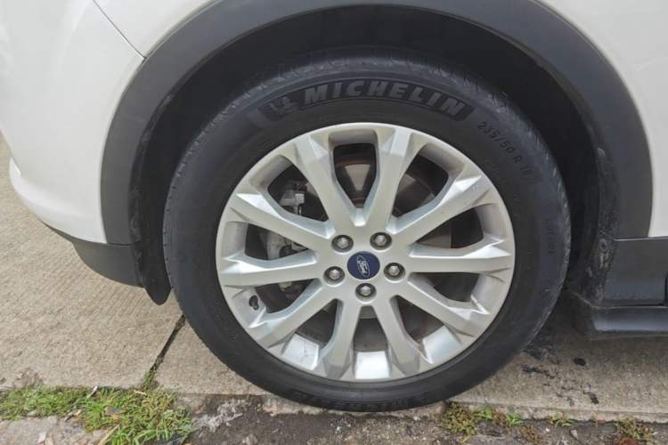 Used Ford Kuga 2015 2.0L GTDi Four-Wheel Drive Elite Model Left Front Wheel Hub