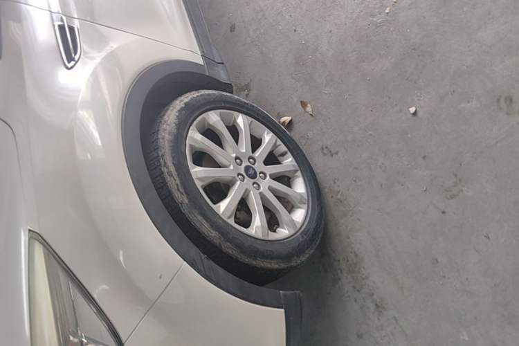 Used Ford Kuga 2015 1.5L GTDi Two-Wheel Drive Fashion Edition Left Front Wheel Hub