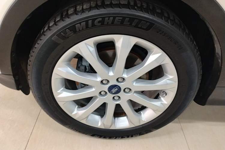 Used Ford Kuga 2015 1.5L GTDi Two-Wheel Drive Fashion Edition Left Front Wheel Hub