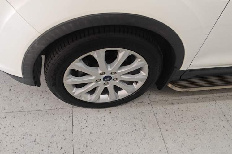 Used Ford Kuga 2015 1.5L GTDi Two-Wheel Drive Fashion Edition Left Front Wheel Hub