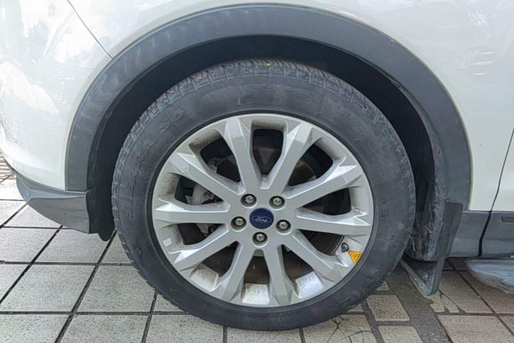 Used Ford Kuga 2015 1.5L GTDi Two-Wheel Drive Fashion Edition Left Front Wheel Hub