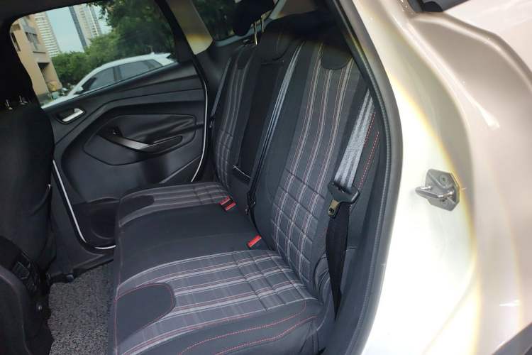 Used Ford Kuga 2015 1.5L GTDi Two-Wheel-Drive Comfort Model Left Rear Seat