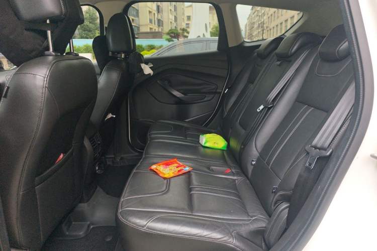 Used Ford Kuga 2015 2.0L GTDi Four-Wheel-Drive Sport Model Left Rear Seat