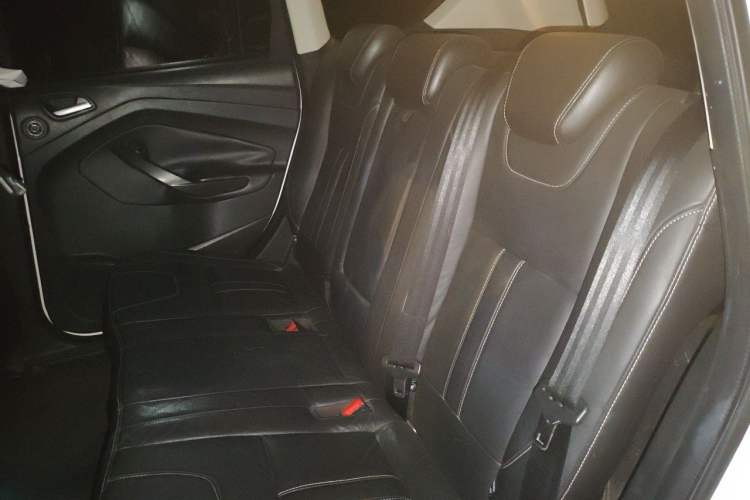 Used Ford Kuga 2015 2.0L GTDi Four-Wheel-Drive Sport Model Left Rear Seat