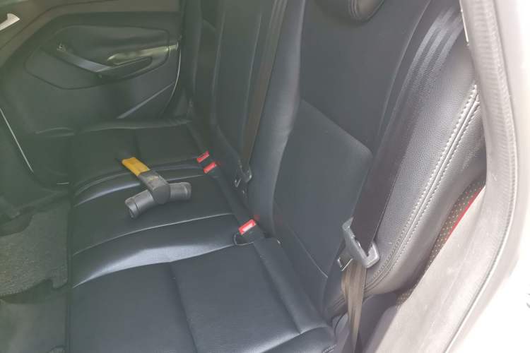 Used Ford Kuga 2015 1.5L GTDi Two-Wheel-Drive Comfort Model Left Rear Seat