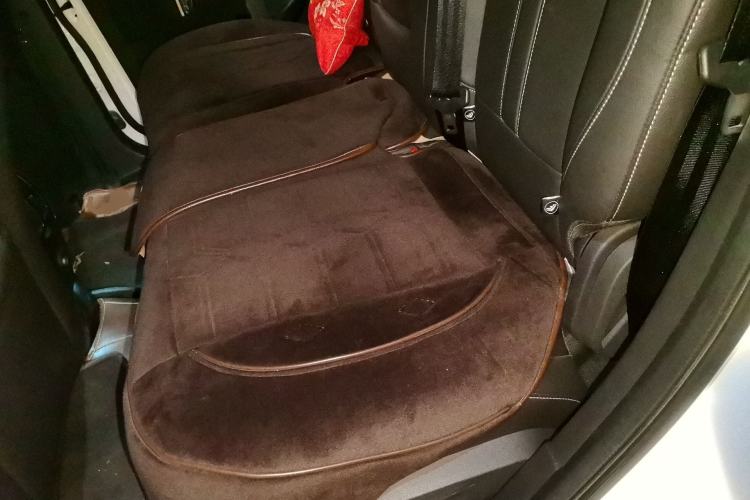 Used Ford Kuga 2015 2.0L GTDi Four-Wheel-Drive Sport Model Left Rear Seat