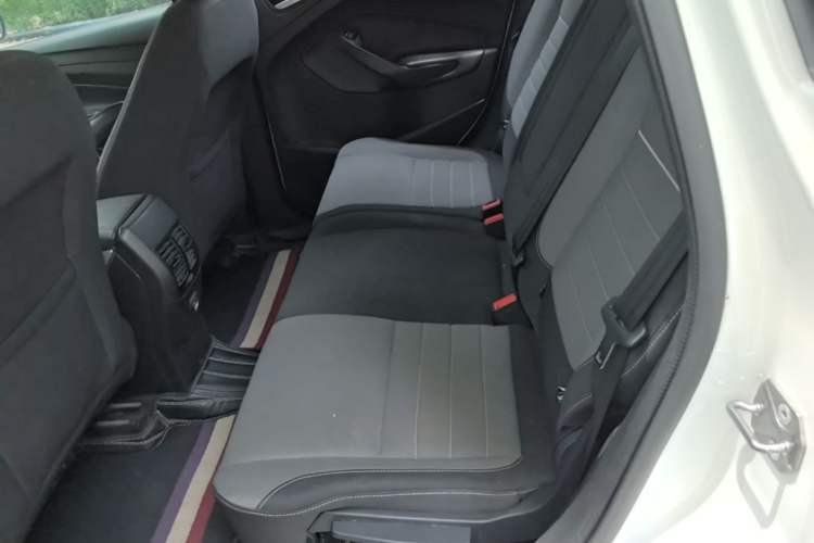 Used Ford Kuga 2015 1.5L GTDi Two-Wheel-Drive Comfort Model Left Rear Seat