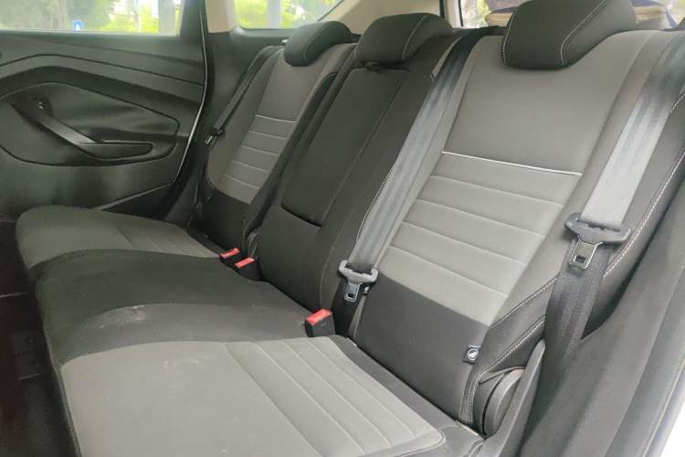 Used Ford Kuga 2015 1.5L GTDi Two-Wheel-Drive Comfort Model Left Rear Seat