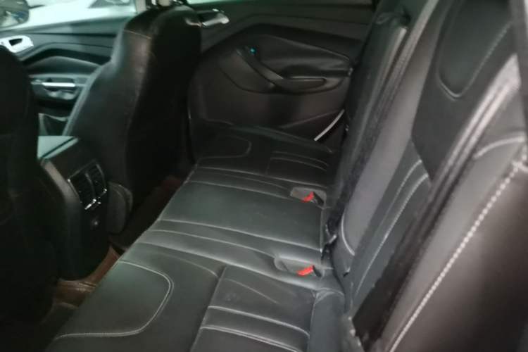 Used Ford Kuga 2015 2.0L GTDi Four-Wheel-Drive Sport Model Left Rear Seat