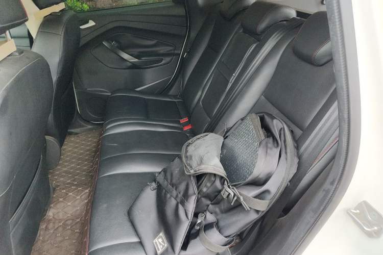 Used Ford Kuga 2015 1.5L GTDi Two-Wheel-Drive Comfort Model Left Rear Seat