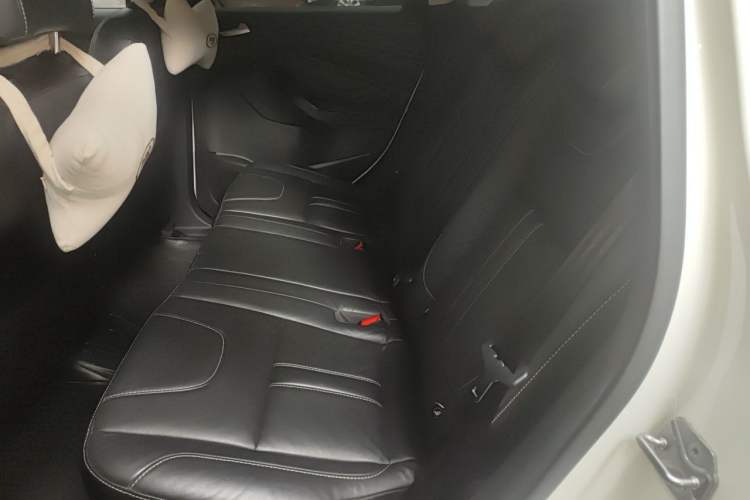 Used Ford Kuga 2015 2.0L GTDi Four-Wheel-Drive Sport Model Left Rear Seat