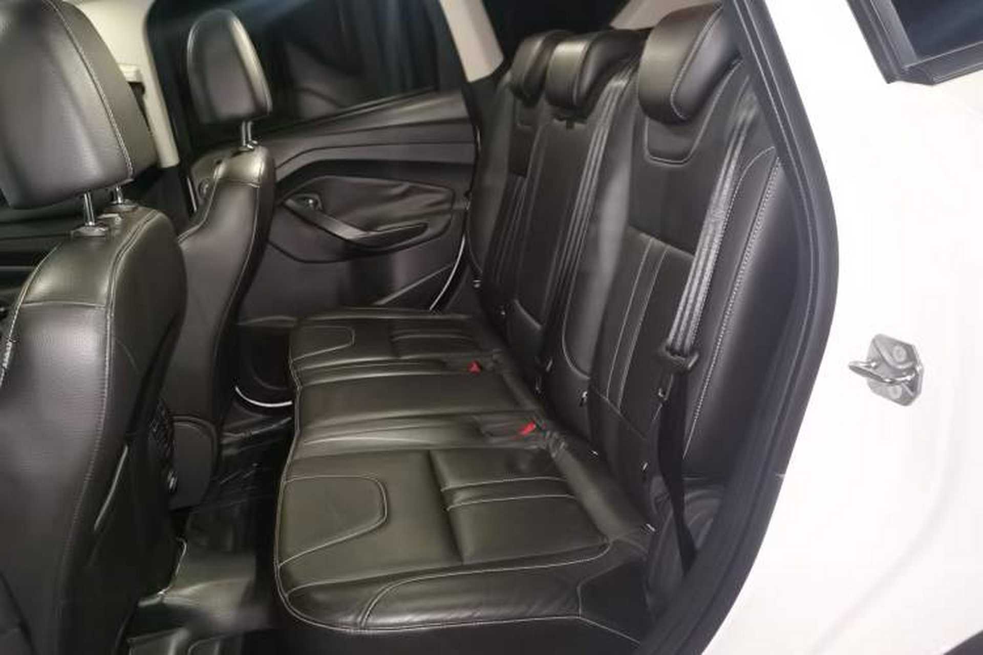 Used Ford Kuga 2015 2.0L GTDi Four-Wheel-Drive Sport Model Left Rear Seat