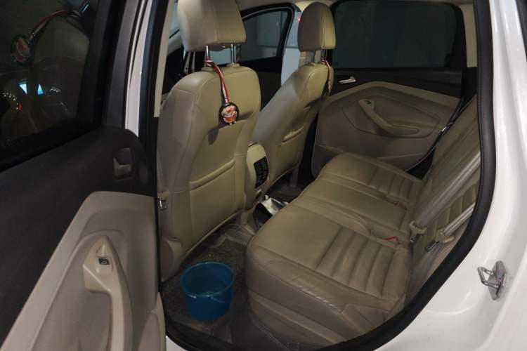 Used Ford Kuga 2015 1.5L GTDi Four-Wheel-Drive Elite Model Left Rear Seat
