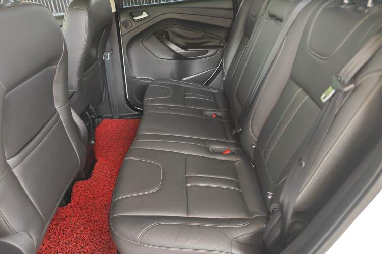 Used Ford Kuga 2015 2.0L GTDi Four-Wheel-Drive Sport Model Left Rear Seat