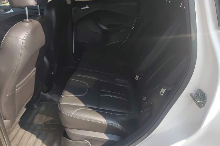 Used Ford Kuga 2015 2.0L GTDi Four-Wheel-Drive Sport Model Left Rear Seat