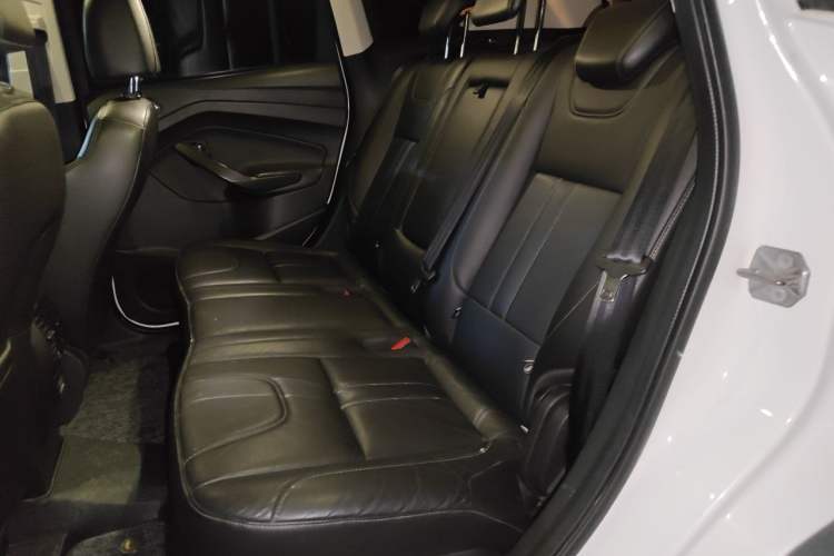 Used Ford Kuga 2015 2.0L GTDi Four-Wheel-Drive Sport Model Left Rear Seat