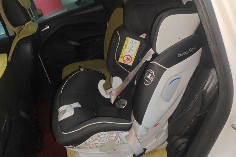 Used Ford Kuga 2015 1.5L GTDi Four-Wheel-Drive Elite Model Left Rear Seat