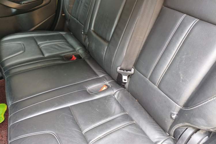 Used Ford Kuga 2015 2.0L GTDi Four-Wheel-Drive Sport Model Left Rear Seat