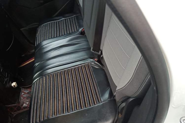 Used Ford Kuga 2015 1.5L GTDi Two-Wheel-Drive Comfort Model Left Rear Seat