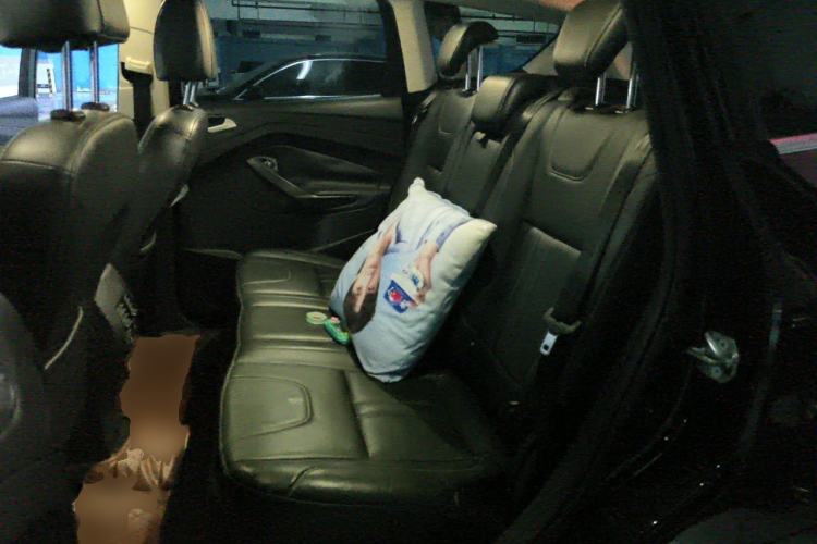 Used Ford Kuga 2015 2.0L GTDi Four-Wheel-Drive Sport Model Left Rear Seat