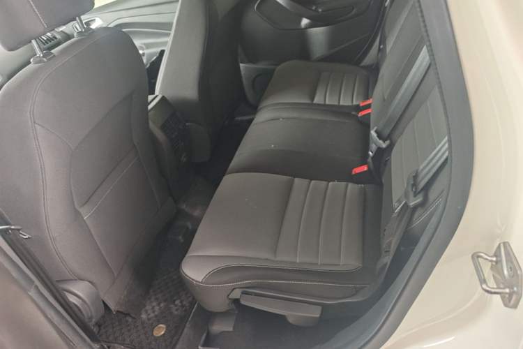 Used Ford Kuga 2015 1.5L GTDi Two-Wheel-Drive Comfort Model Left Rear Seat